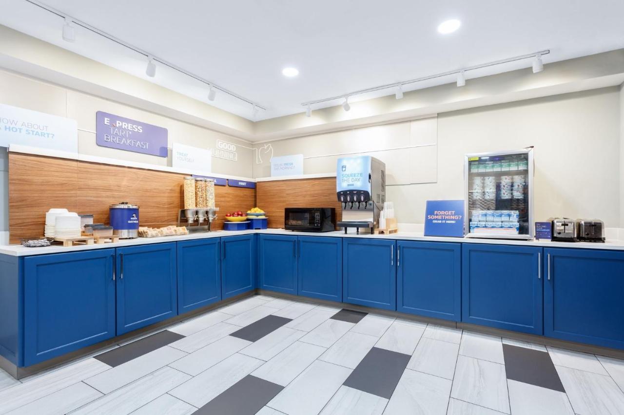 Holiday Inn Express & Suites Williamsburg By Ihg Εξωτερικό φωτογραφία