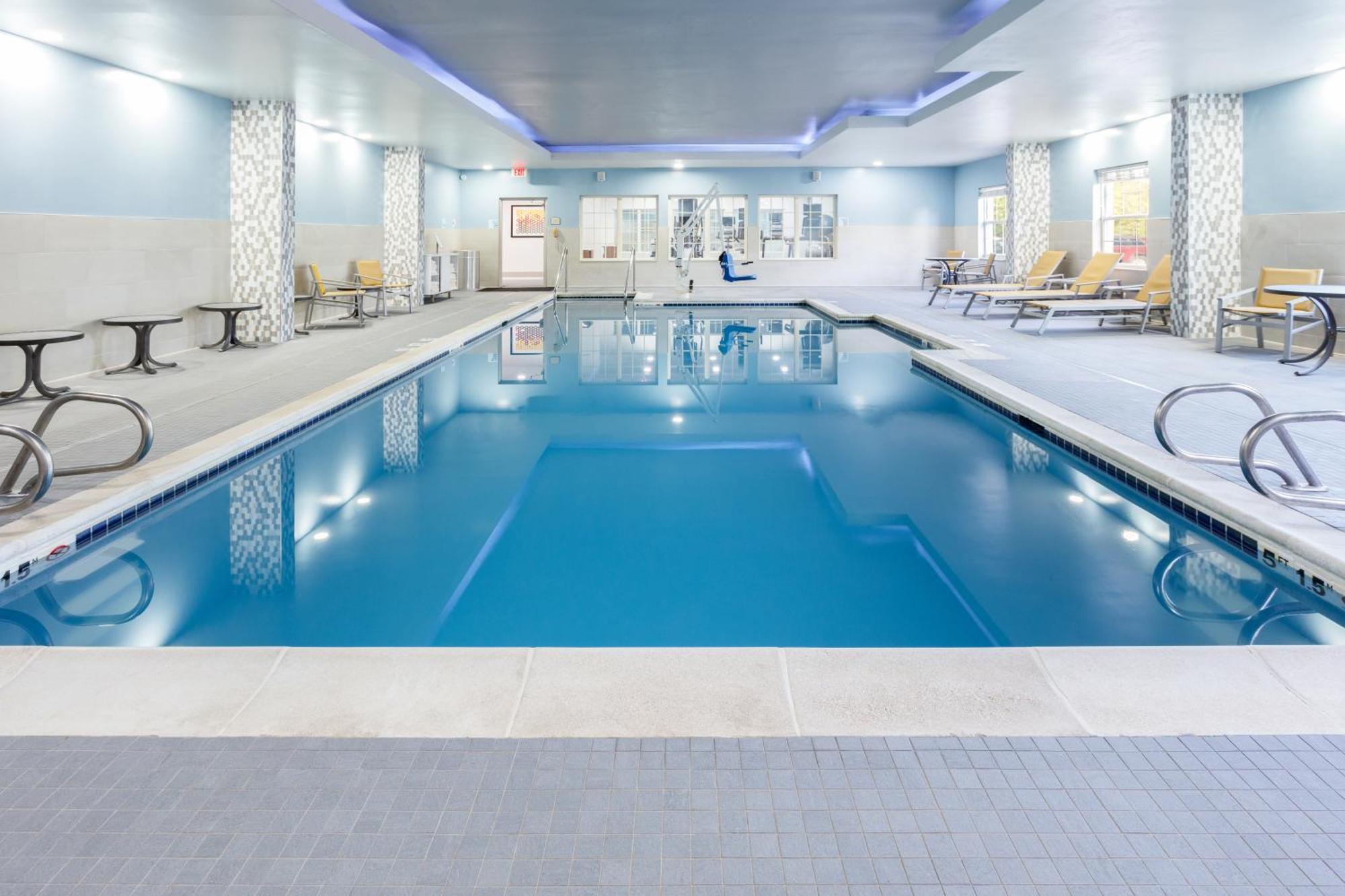 Holiday Inn Express & Suites Williamsburg By Ihg Εξωτερικό φωτογραφία