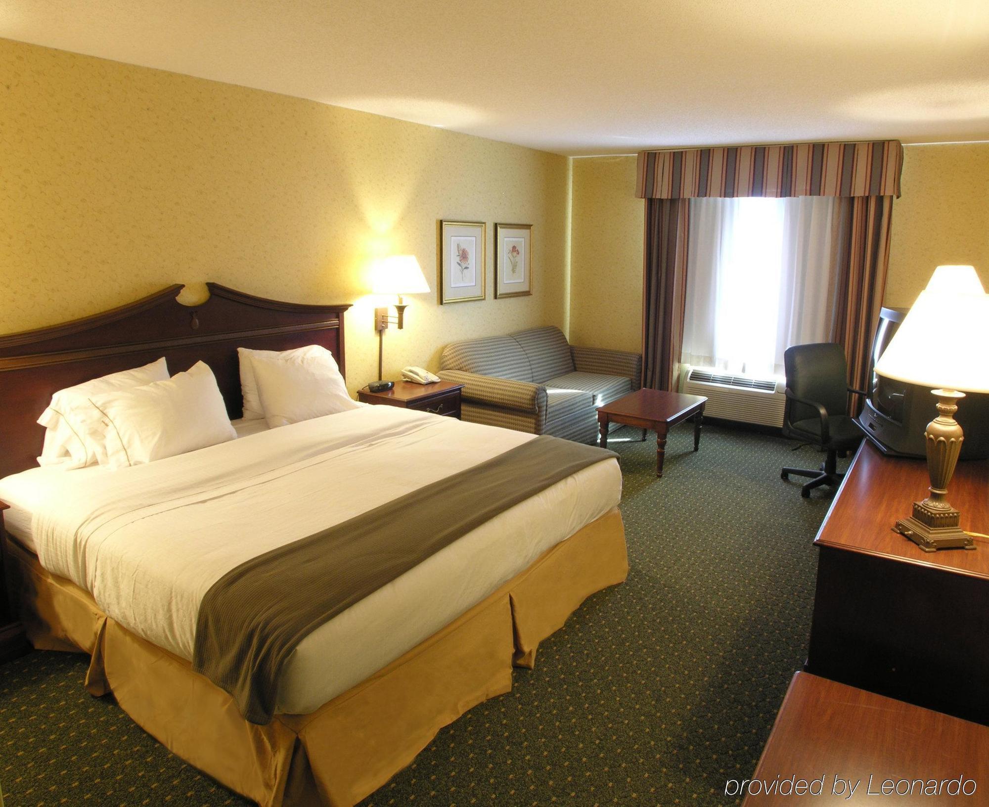 Holiday Inn Express & Suites Williamsburg By Ihg Δωμάτιο φωτογραφία