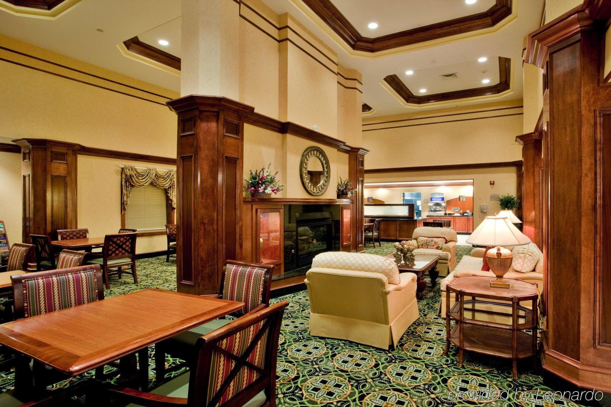 Holiday Inn Express & Suites Williamsburg By Ihg Εξωτερικό φωτογραφία